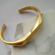 Load image into Gallery viewer, The Masculine Cuff