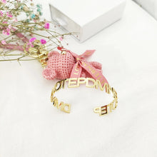 Charger l&#39;image dans la galerie, Letters Bangle (D1)
