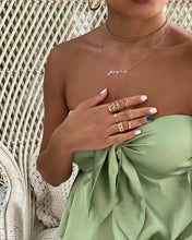 Load image into Gallery viewer, Royal Signature Name Necklace
