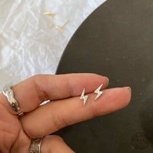 Load image into Gallery viewer, Minimal Bolt studs
